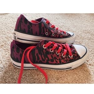 pink & purple leopard/animal print converse